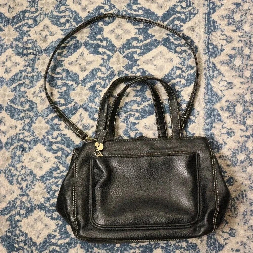 Relic Black‎ Leather Crossbody Bag Purse ~ Adjustable Strap Multiple Pockets